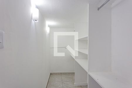 Closet do Quarto de casa para alugar com 1 quarto, 40m² em Jardim Vergueiro, São Paulo