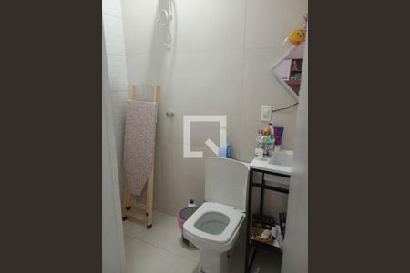 Banheiro de casa à venda com 3 quartos, 150m² em Vila Tolstoi, São Paulo