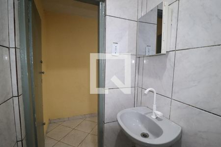 Banheiro de casa para alugar com 1 quarto, 50m² em Vila Linda, Santo André