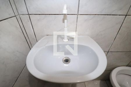 Banheiro de casa para alugar com 1 quarto, 50m² em Vila Linda, Santo André