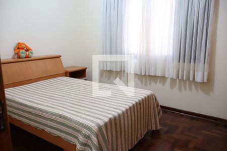 Quarto 2 de casa à venda com 5 quartos, 200m² em Vila Alpina, São Paulo