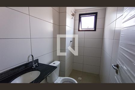 Banheiro da Suíte 1 de apartamento para alugar com 2 quartos, 82m² em Guilhermina, Praia Grande