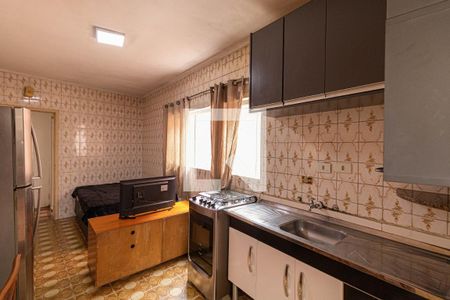 Quarto e Cozinha de casa para alugar com 1 quarto, 30m² em Vila Nhocuné, São Paulo