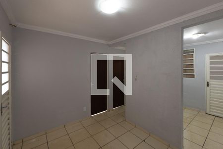 Sala 1 de casa para alugar com 3 quartos, 202m² em Vila do Ouro, Nova Lima