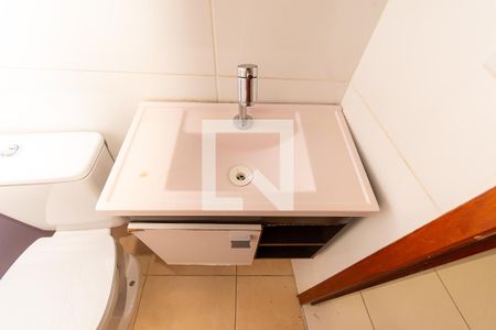 Banheiro de casa para alugar com 1 quarto, 39m² em Chácara Mafalda, São Paulo