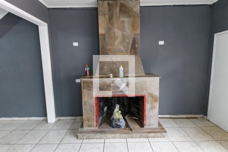 Detalhe Sala - Lareira de casa para alugar com 4 quartos, 250m² em Vila Ernesto, São Paulo