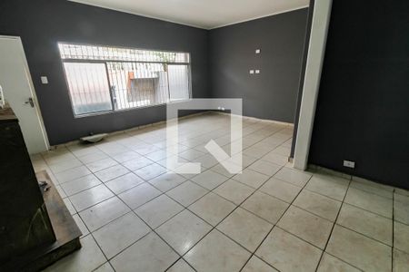 Sala  de casa para alugar com 4 quartos, 250m² em Vila Ernesto, São Paulo