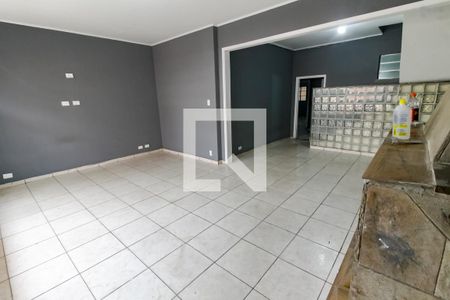 Sala  de casa para alugar com 4 quartos, 250m² em Vila Ernesto, São Paulo