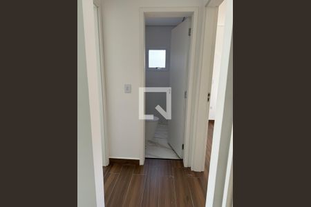 Corredor de casa à venda com 3 quartos, 145m² em Bela Vista, Osasco