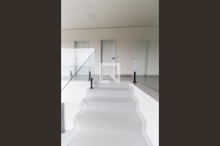 Escada de casa de condomínio à venda com 4 quartos, 350m² em Cidade Tamboré, Santana de Parnaíba