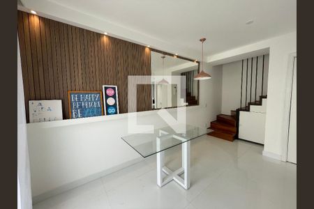 Sala de casa de condomínio para alugar com 2 quartos, 71m² em Jardim dos Pereiras (caucaia do Alto), Cotia