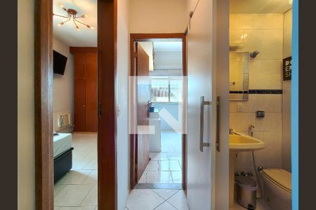 Corredor de apartamento à venda com 2 quartos, 80m² em Grajaú, Rio de Janeiro