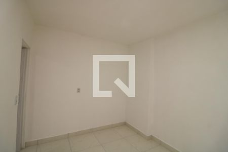 Quarto de casa para alugar com 1 quarto, 52m² em Jardim Santa Teresinha, São Paulo