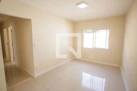 Sala de casa à venda com 2 quartos, 160m² em Taquara, Rio de Janeiro