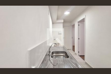 Cozinha e Área de serviço de apartamento para alugar com 2 quartos, 33m² em Parque Industrial Tomas Edson, São Paulo