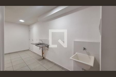 Cozinha e Área de serviço de apartamento para alugar com 2 quartos, 33m² em Parque Industrial Tomas Edson, São Paulo