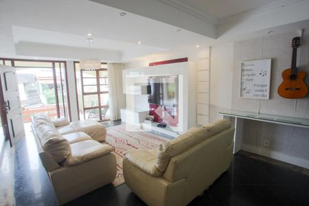 Sala de Estar de casa para alugar com 4 quartos, 400m² em Pechincha, Rio de Janeiro