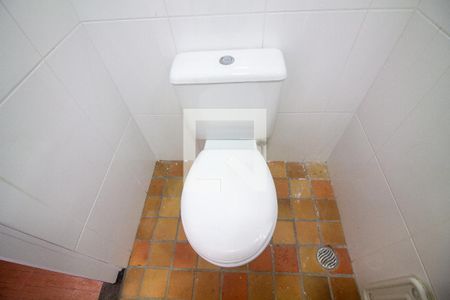 Banheiro de kitnet/studio para alugar com 1 quarto, 32m² em Jardim Caravelas, São Paulo