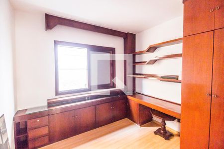 Escritório de casa de condomínio para alugar com 4 quartos, 360m² em Residencial Quatro (alphaville), Santana de Parnaíba