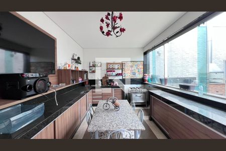 Casa para alugar com 5 quartos, 360m² em Colégio Batista, Belo Horizonte