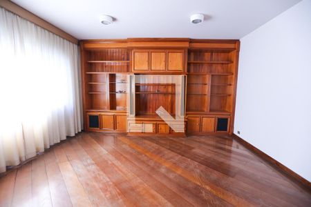 Sala de casa à venda com 4 quartos, 800m² em Vila Pereira Cerca, São Paulo