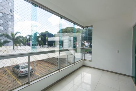 Varanda de apartamento para alugar com 3 quartos, 85m² em Santa Mônica, Uberlândia