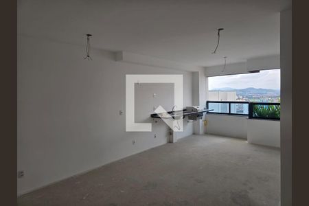 Sala e Cozinha integrada  de apartamento à venda com 2 quartos, 67m² em Jardim Flor da Montanha, Guarulhos