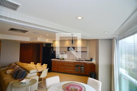 Sala de apartamento à venda com 2 quartos, 101m² em Barra da Tijuca, Rio de Janeiro