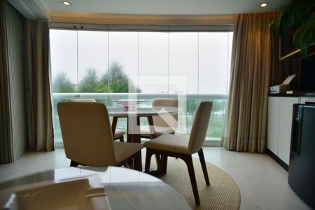 Sala de apartamento à venda com 2 quartos, 101m² em Barra da Tijuca, Rio de Janeiro