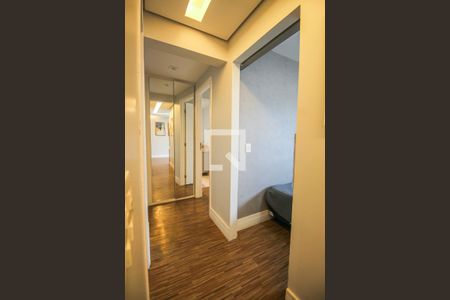 Corredor de apartamento para alugar com 3 quartos, 70m² em Jardim Parque Morumbi, São Paulo