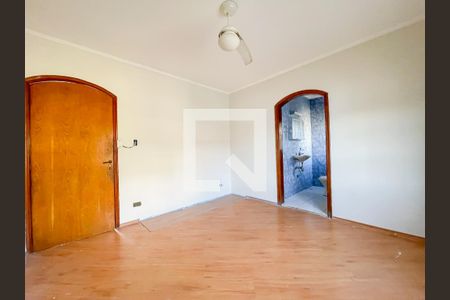 Suíte de casa à venda com 4 quartos, 390m² em Km 18, Osasco