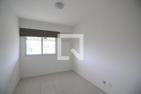 Quarto 1 de apartamento para alugar com 2 quartos, 70m² em Taquara, Rio de Janeiro