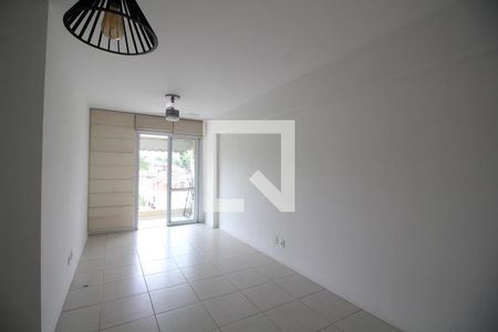 Sala de apartamento para alugar com 2 quartos, 70m² em Taquara, Rio de Janeiro
