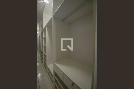Closet da suíte 1 de casa para alugar com 3 quartos, 100m² em Porto da Pedra, São Gonçalo
