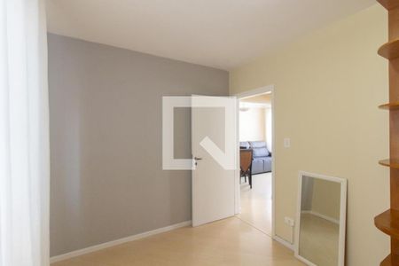 Quarto 2 de apartamento para alugar com 2 quartos, 54m² em Água Verde, Curitiba