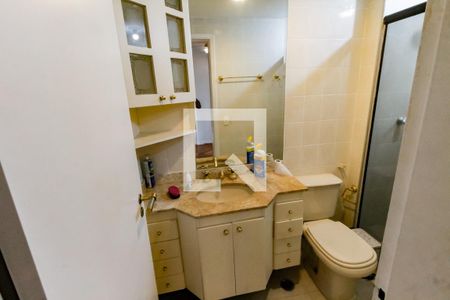 Banheiro da Suíte de apartamento para alugar com 3 quartos, 100m² em Vila Andrade, São Paulo