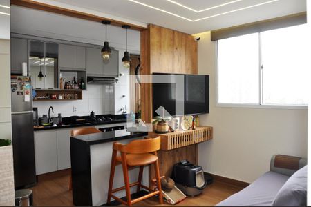 Detalhe - Sala e Sala de Jantar de apartamento à venda com 2 quartos, 46m² em Jardim Iris, São Paulo