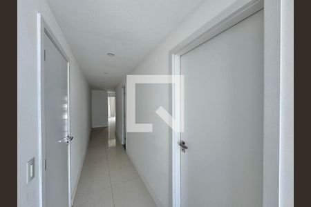 Corredor de apartamento para alugar com 3 quartos, 324m² em Recreio dos Bandeirantes, Rio de Janeiro