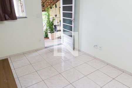 Sala de apartamento para alugar com 2 quartos, 45m² em Campo Grande, Rio de Janeiro