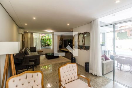 Sala  de casa de condomínio à venda com 5 quartos, 450m² em Residencial Nove (alphaville), Santana de Parnaíba