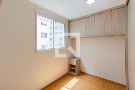 Quarto 1 de apartamento para alugar com 2 quartos, 40m² em Parque Maria Helena, São Paulo