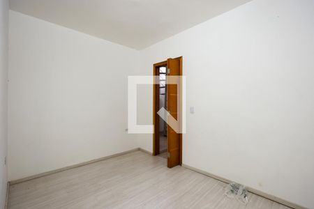 Suíte 1 de casa para alugar com 2 quartos, 56m² em Jardim Nadir, São Paulo