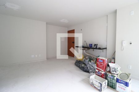 Sala de apartamento para alugar com 2 quartos, 58m² em Tibery, Uberlândia