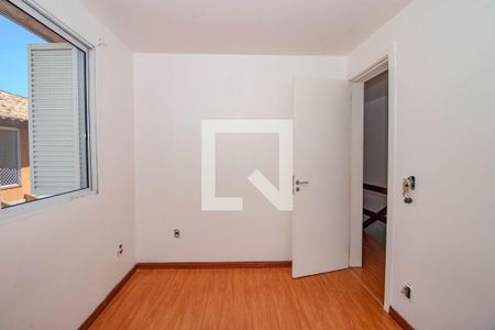 Quarto 2 de casa de condomínio à venda com 4 quartos, 109m² em Jardim Itu, Porto Alegre