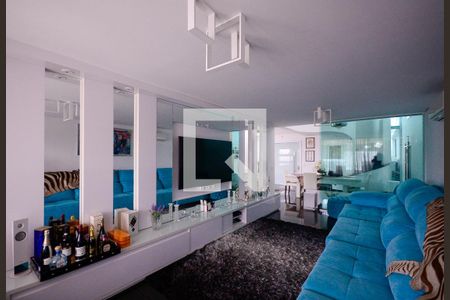 Sala de TV  de casa à venda com 4 quartos, 320m² em Jardim da Saúde, São Paulo