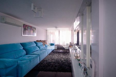 Sala de TV  de casa à venda com 4 quartos, 320m² em Jardim da Saúde, São Paulo