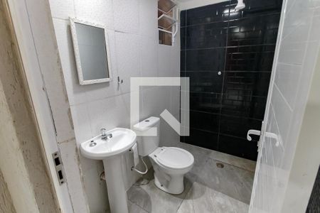 Banheiro de casa para alugar com 1 quarto, 59m² em Jardim Leonidas Moreira, São Paulo