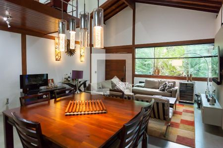 sala de casa de condomínio à venda com 3 quartos, 220m² em Retiro do Chale, Brumadinho