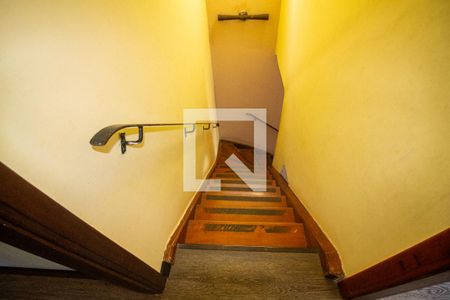 Escada de casa para alugar com 4 quartos, 140m² em Vila Cordeiro, São Paulo