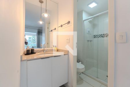 Banheiro de kitnet/studio para alugar com 1 quarto, 35m² em Consolação, São Paulo